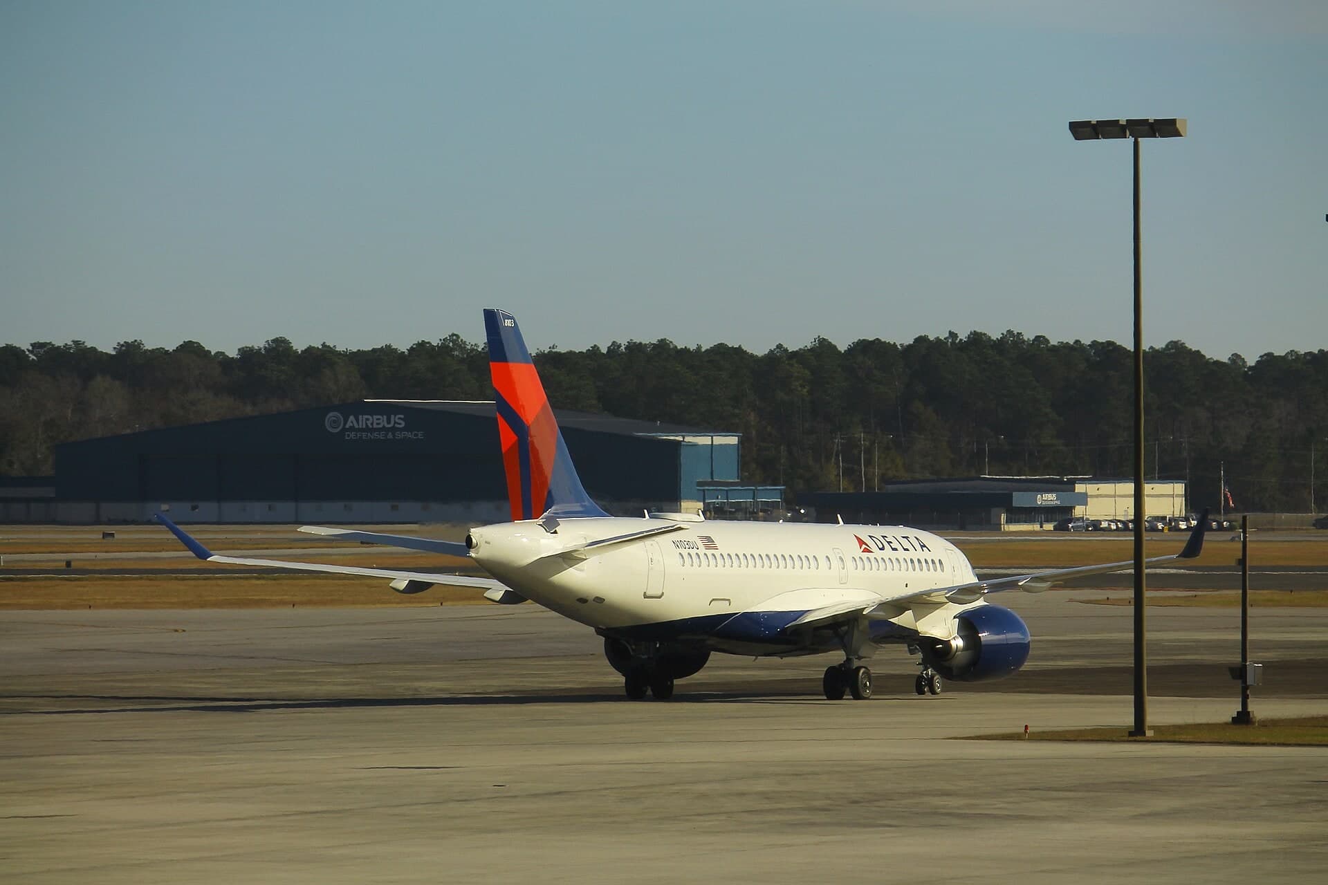 N103DU — Airbus