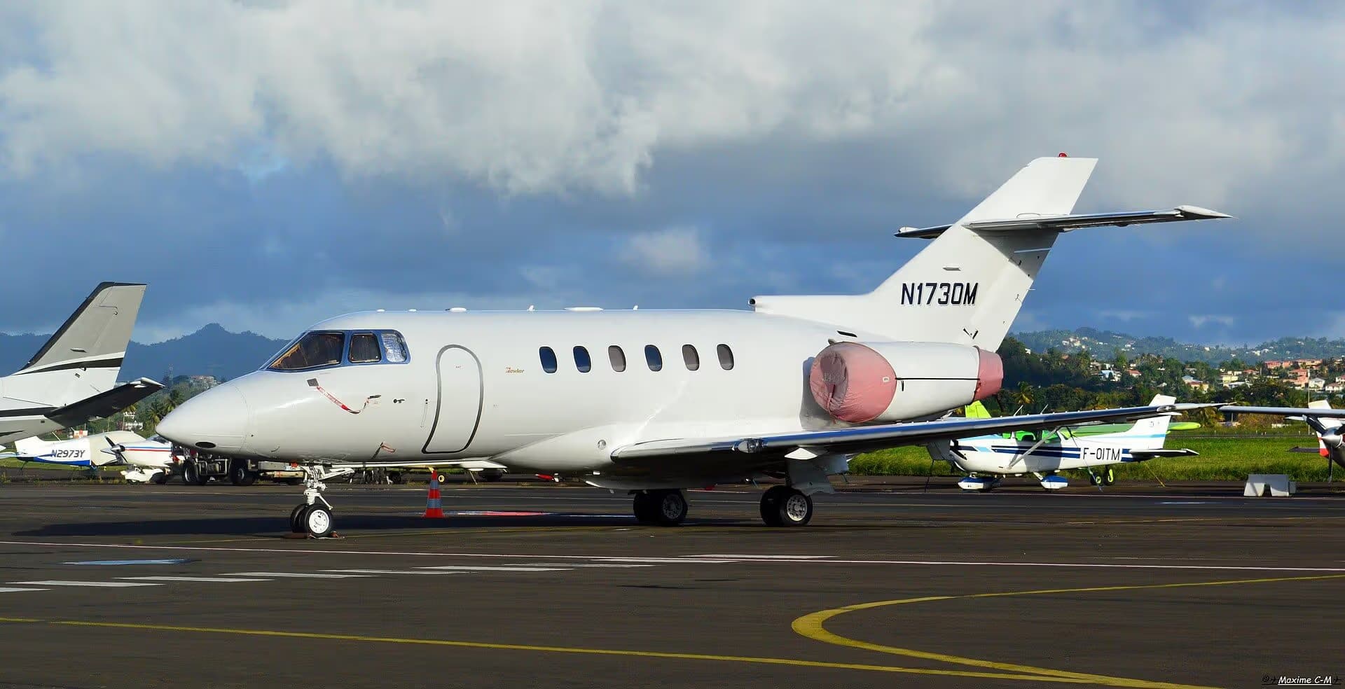 N1730M — Business jet