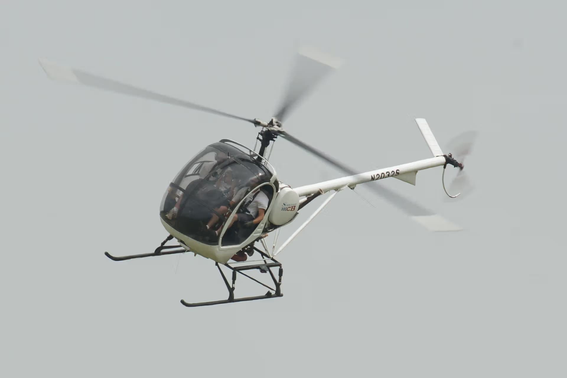 N2032S — Helicopter