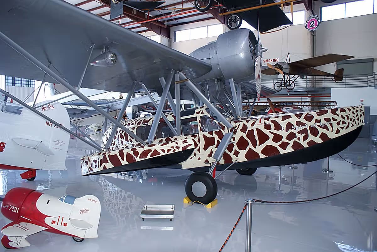 Unidentified — Twin-engine aircraft
