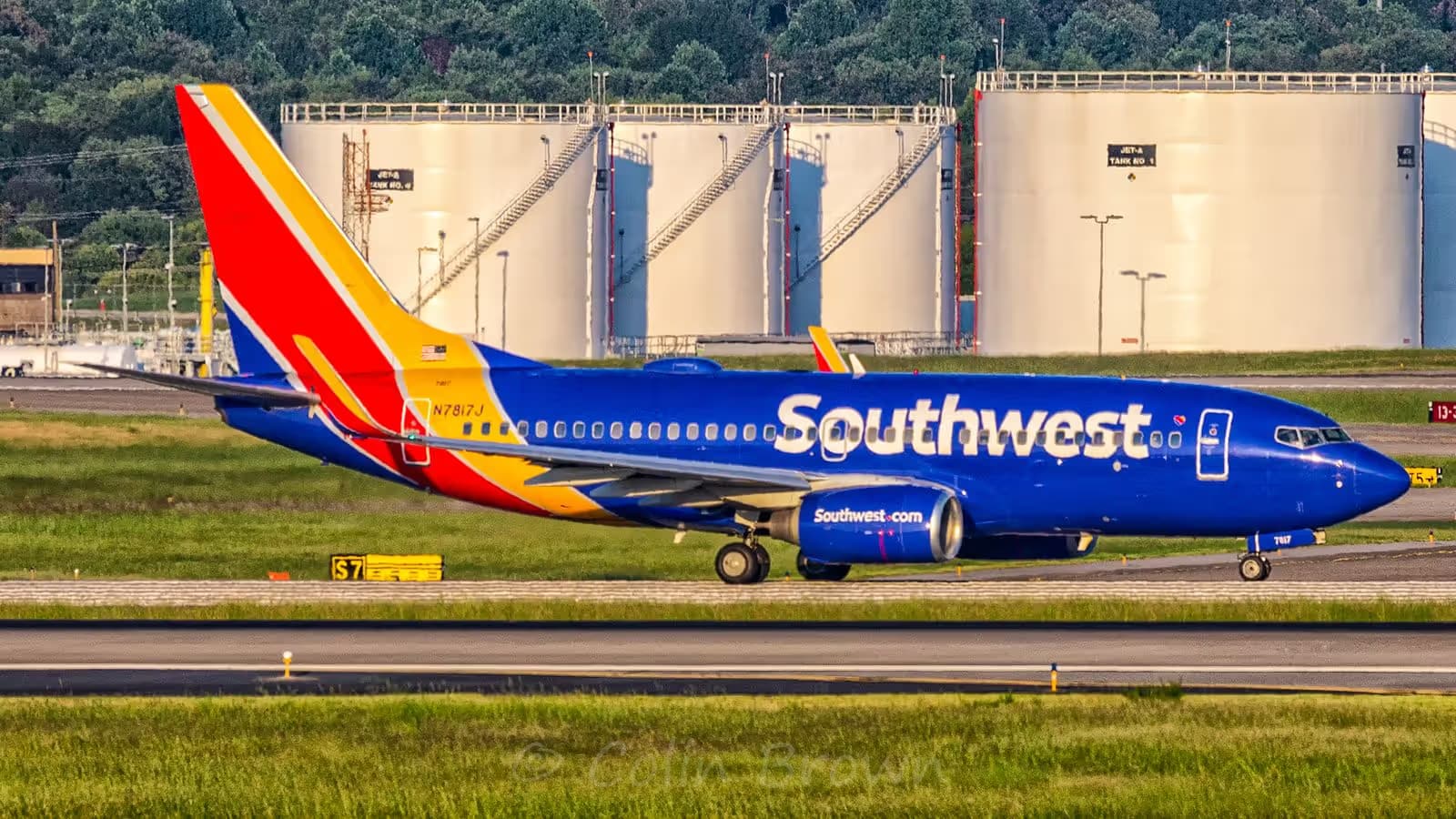 N7817J — Boeing