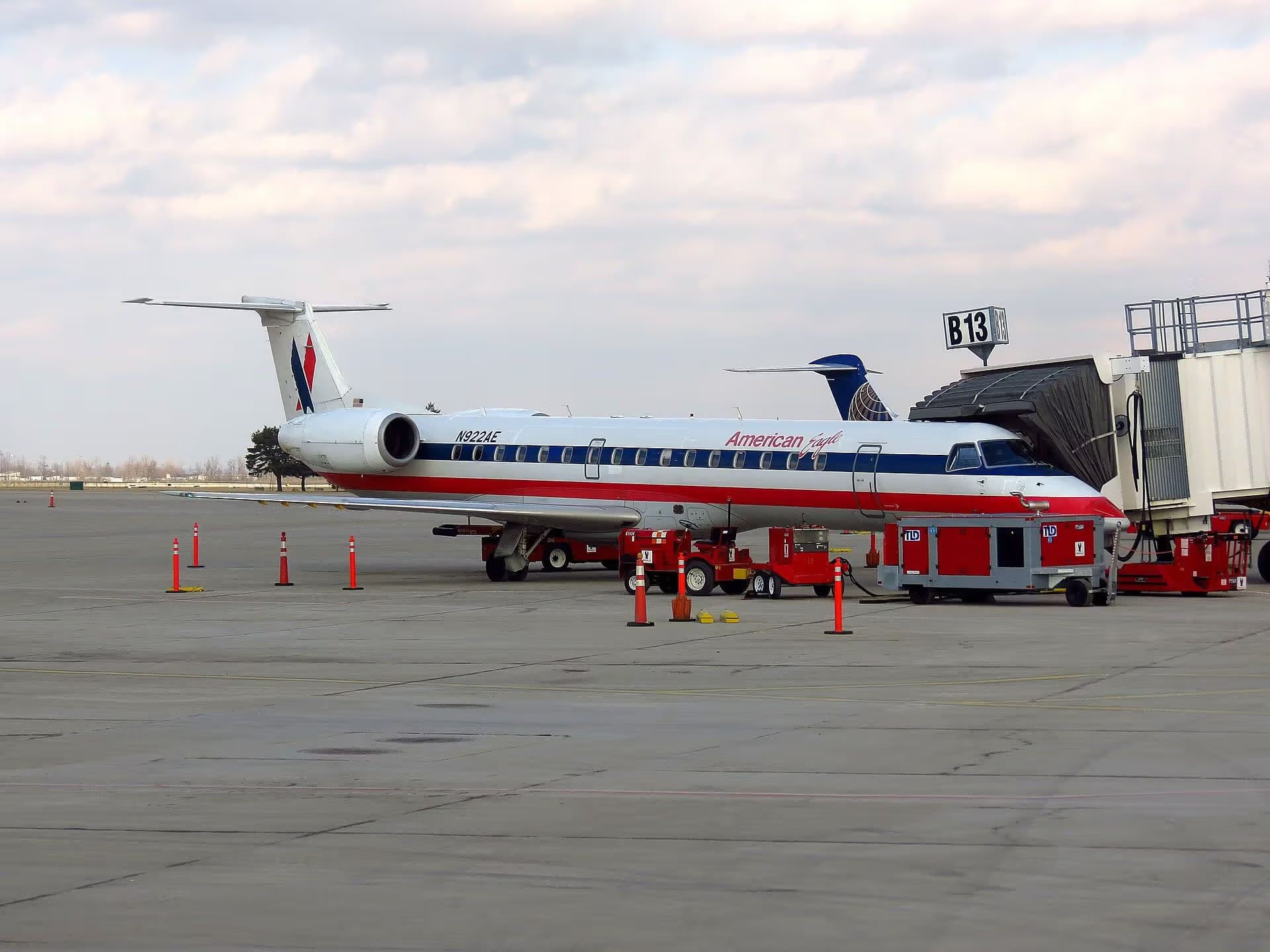 N922AE — Embraer