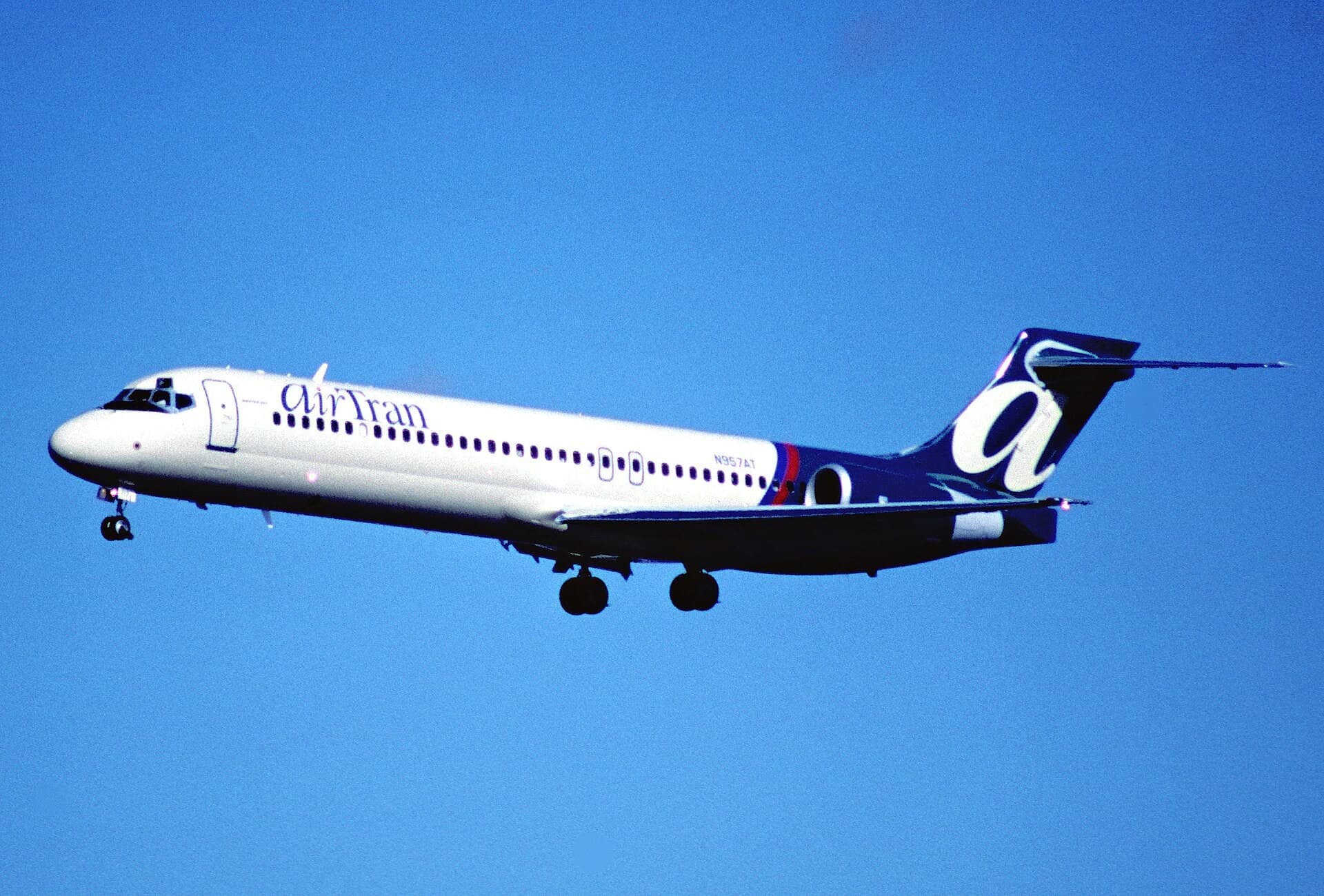 N957AT — Aircraft