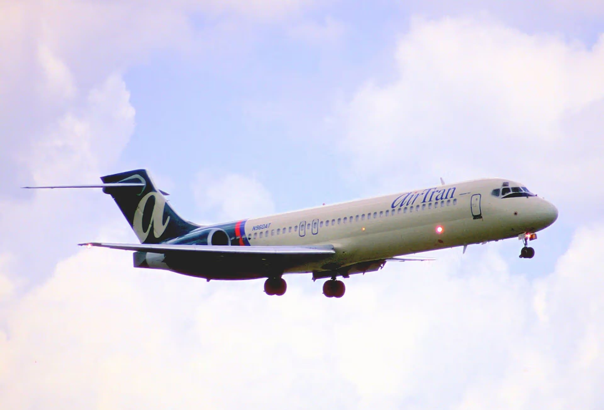 N960AT — Boeing