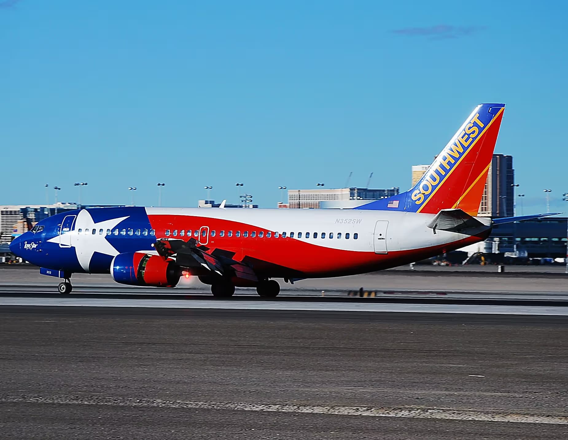 N352SW — Boeing