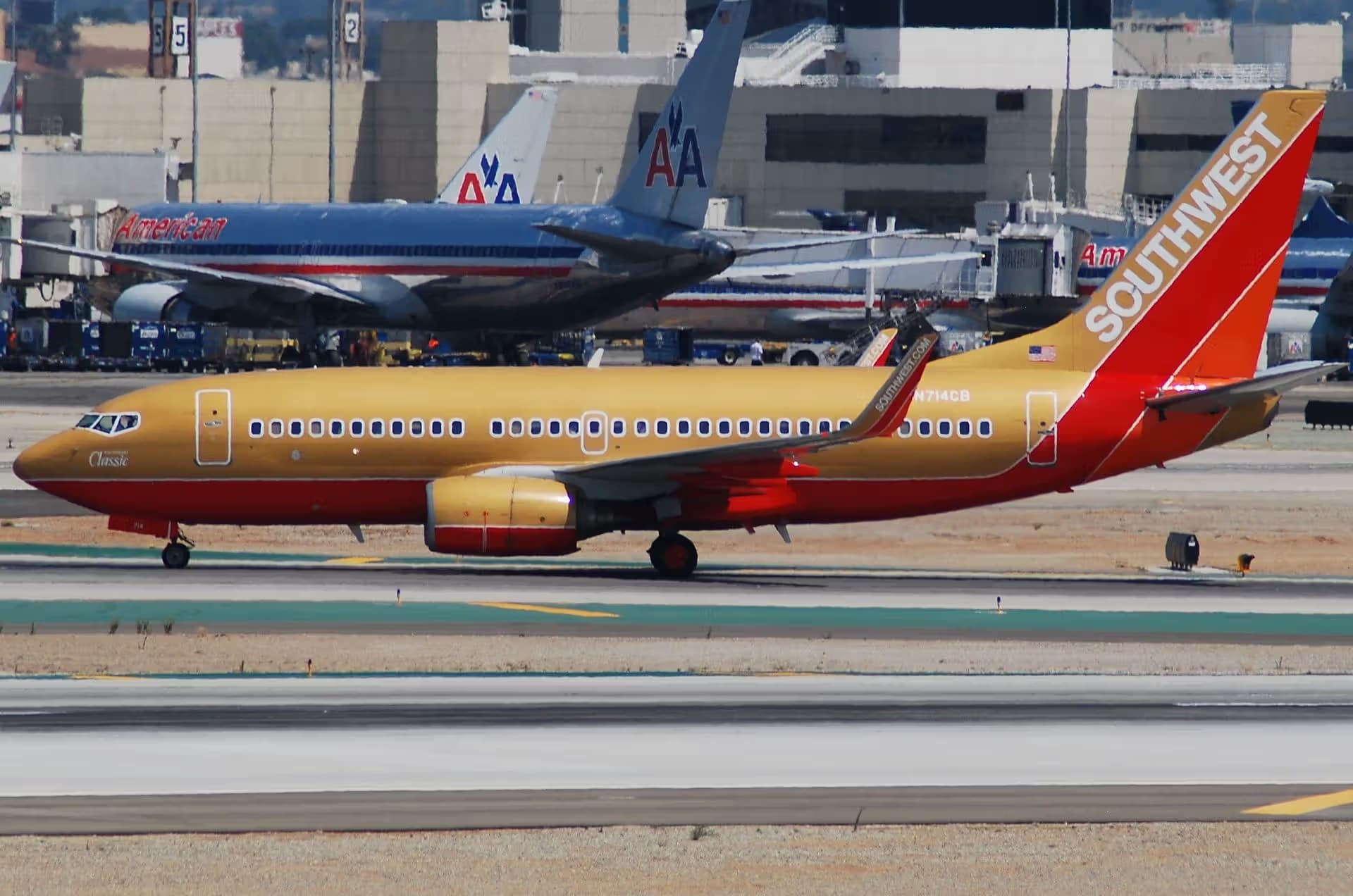 N714CB — Boeing at Los Angeles International Airport