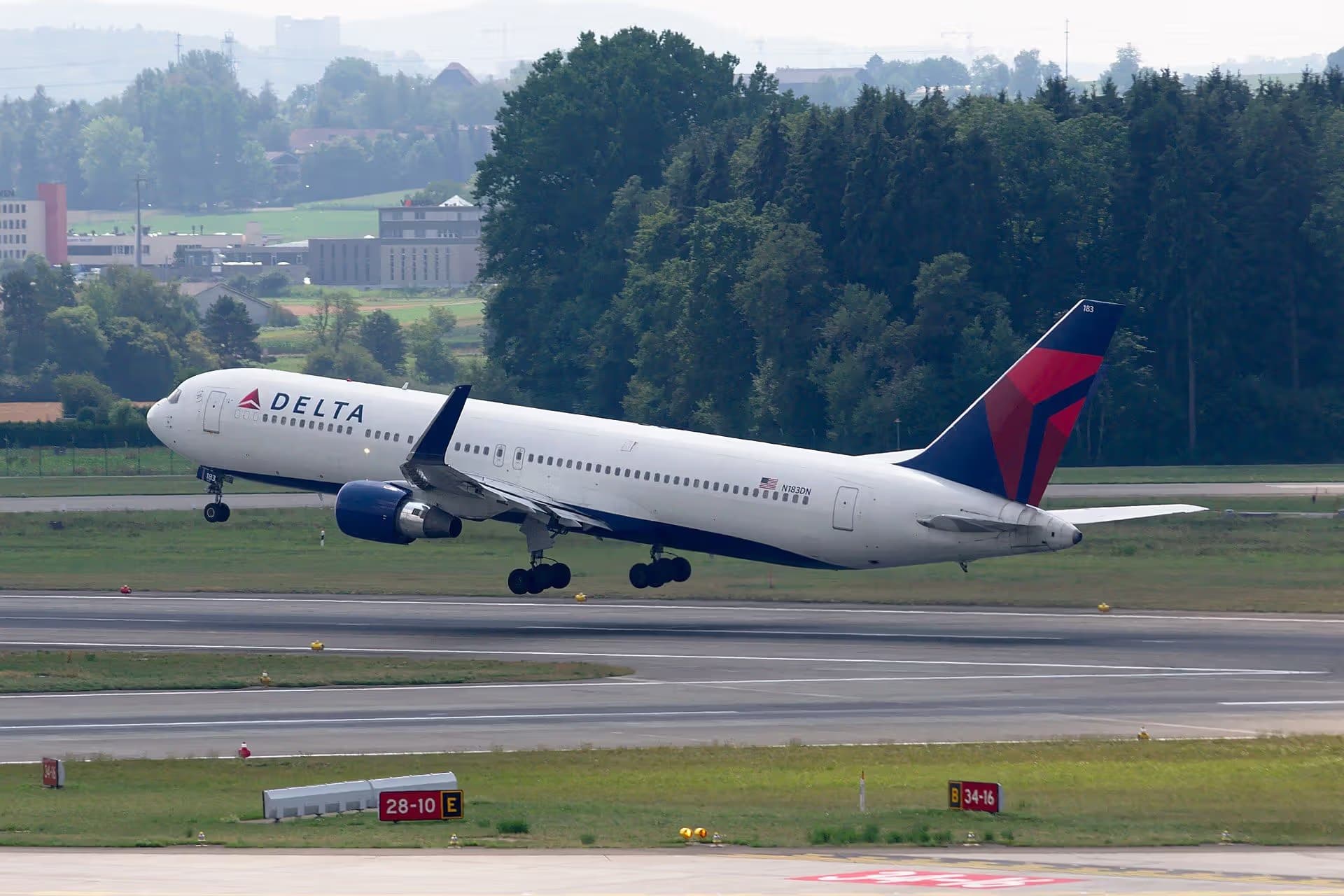 N183DN — Twin-engine aircraft