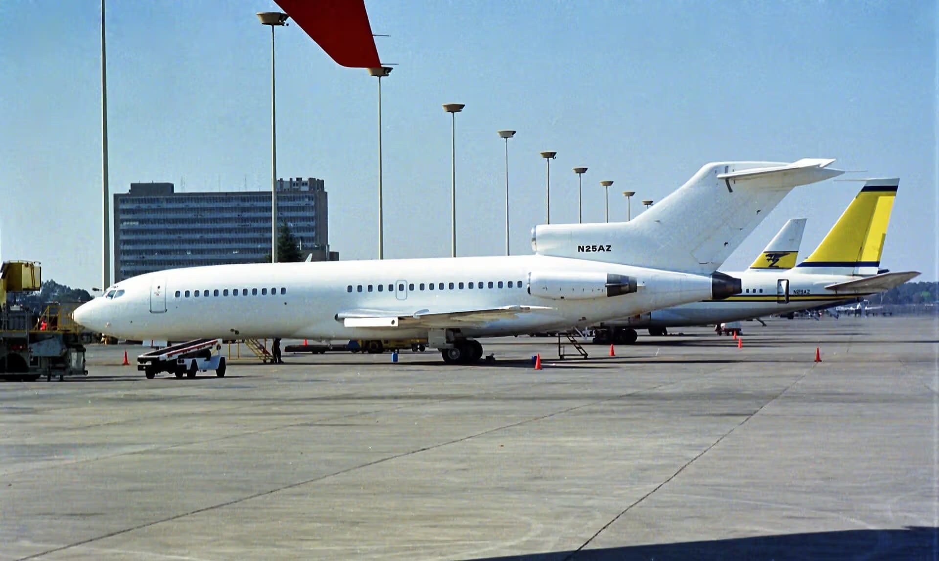 N25AZ — Boeing