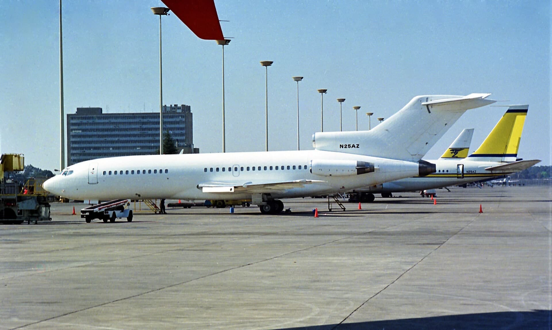 N25AZ — Boeing