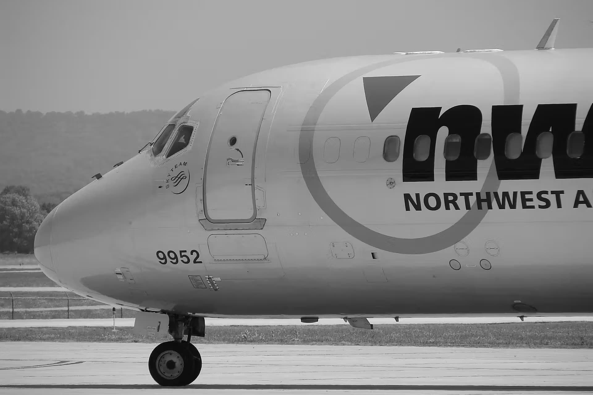 N952N — Douglas