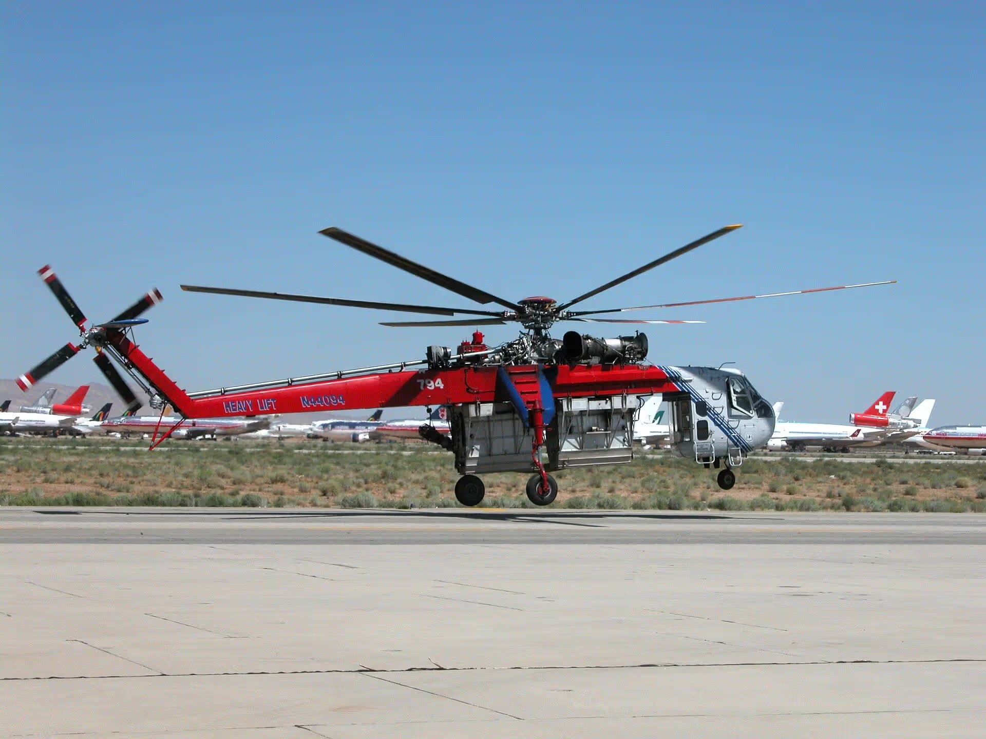 N44094 — Helicopter