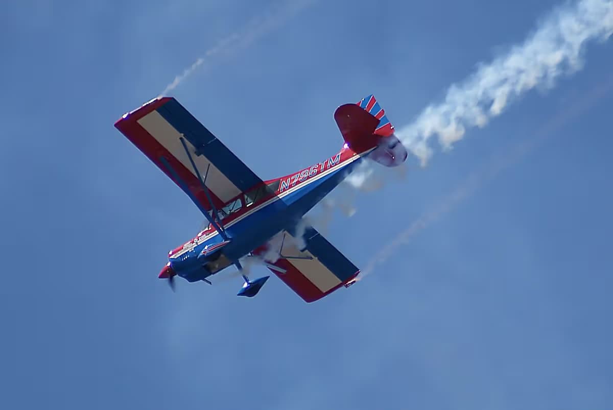 Unidentified — Single-engine aircraft