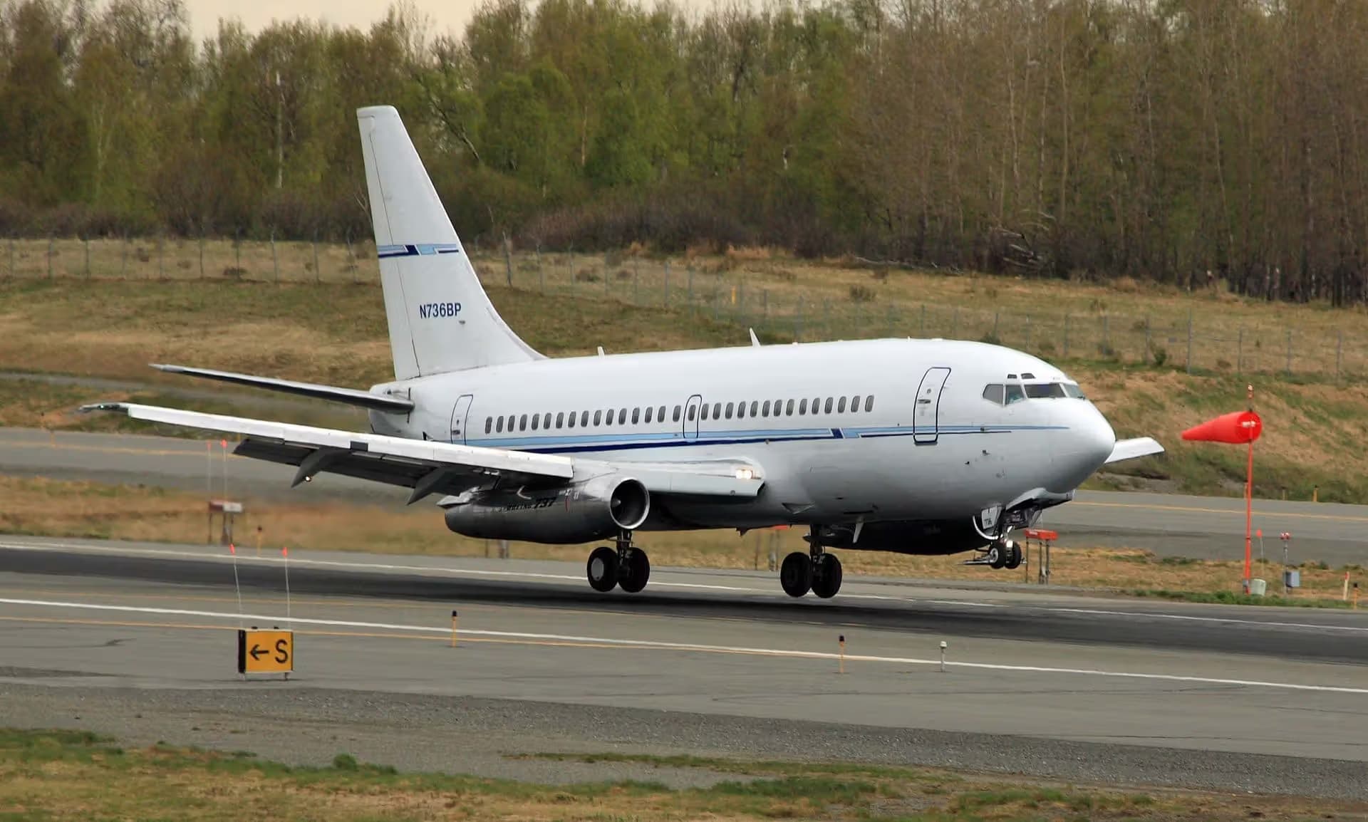 N736BP — Twin-engine aircraft