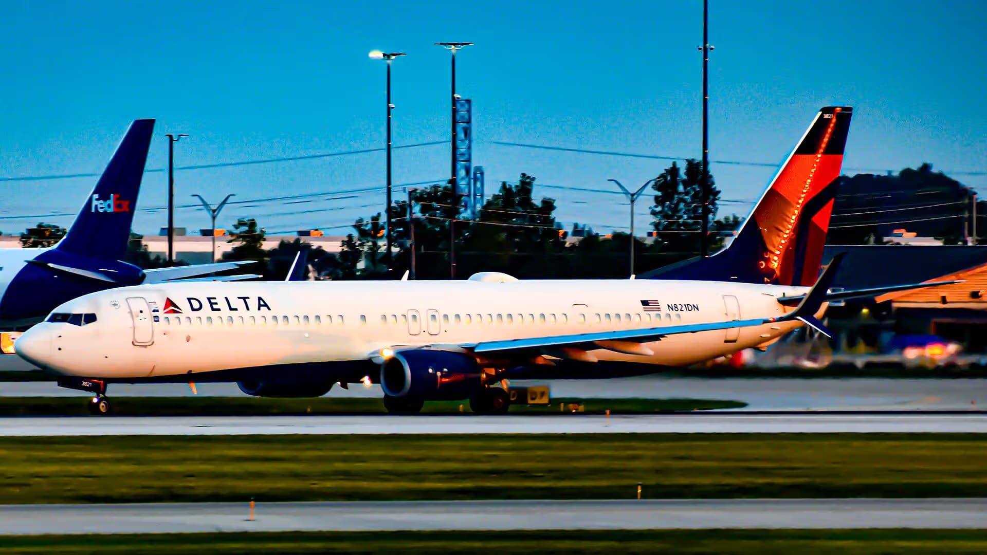 N821DN — Boeing