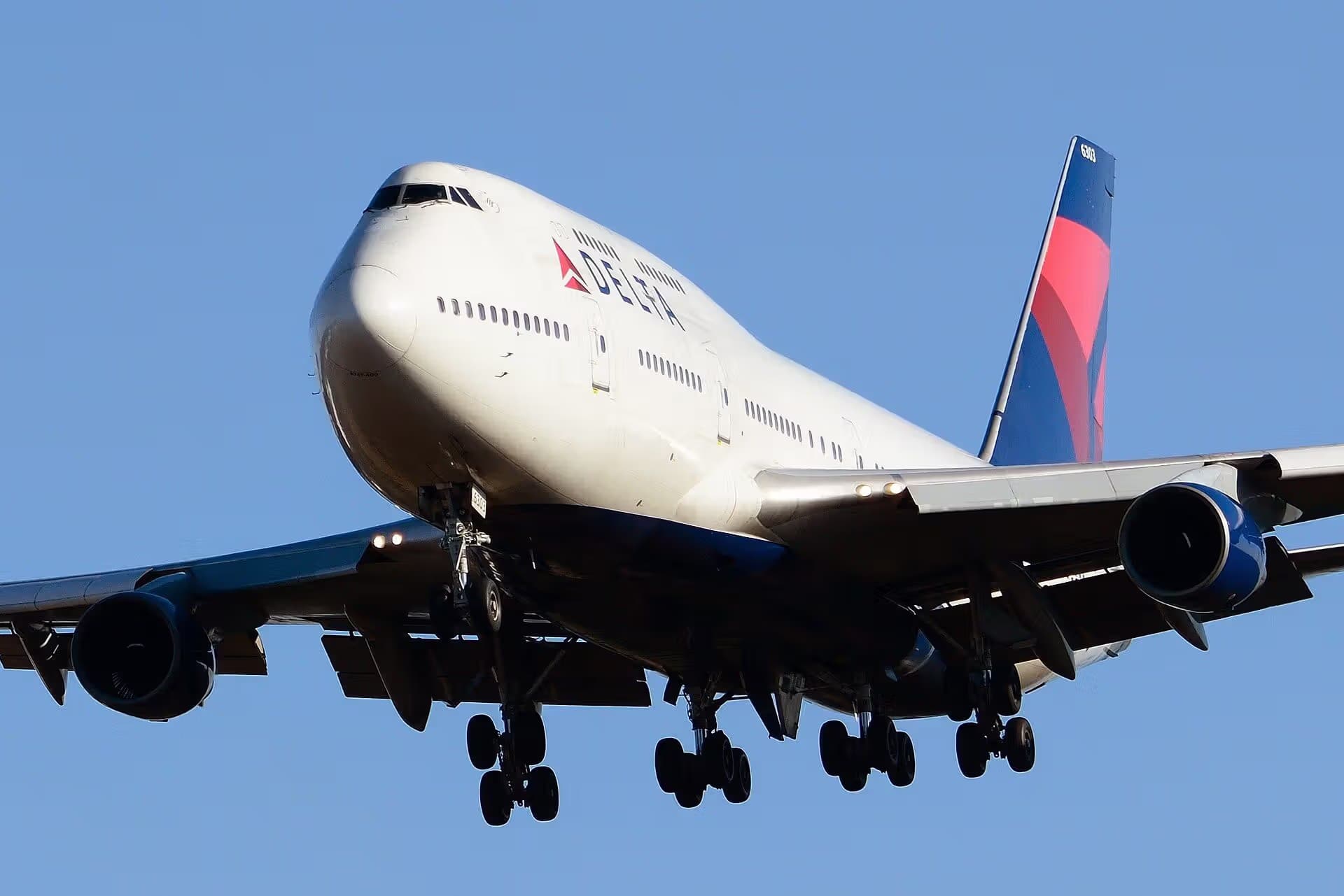 N663US — Aircraft
