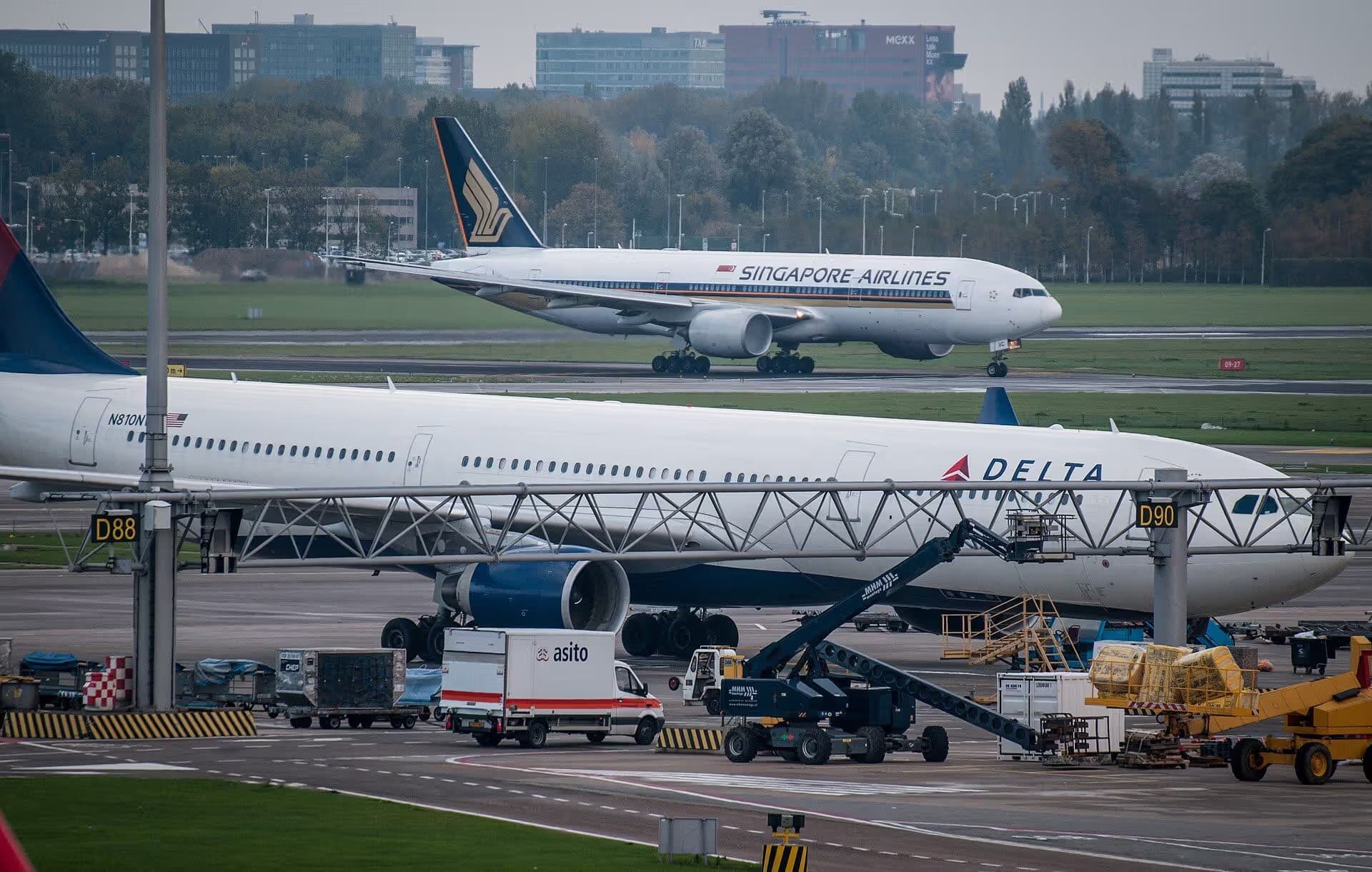 N810NW — Boeing at Amsterdam Airport