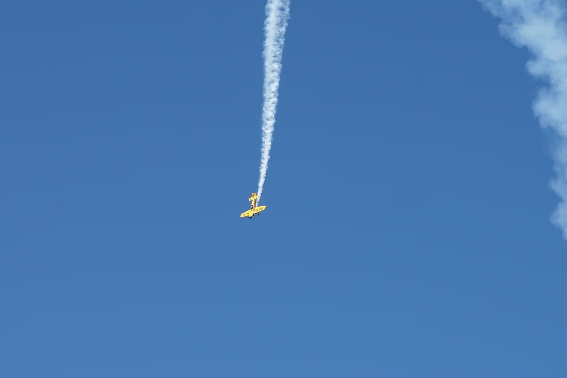 Unidentified — Single-engine aircraft