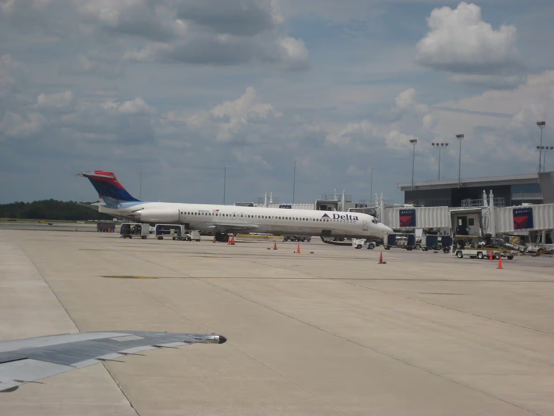 N965DL — Douglas