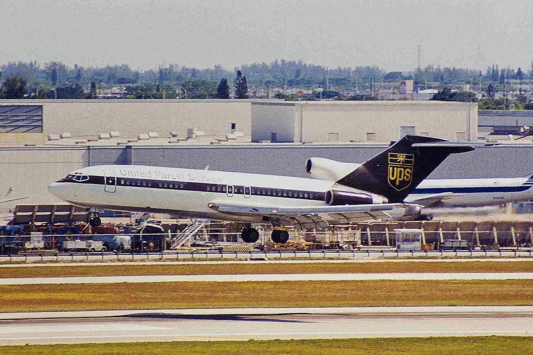 N946UP — Bombardier