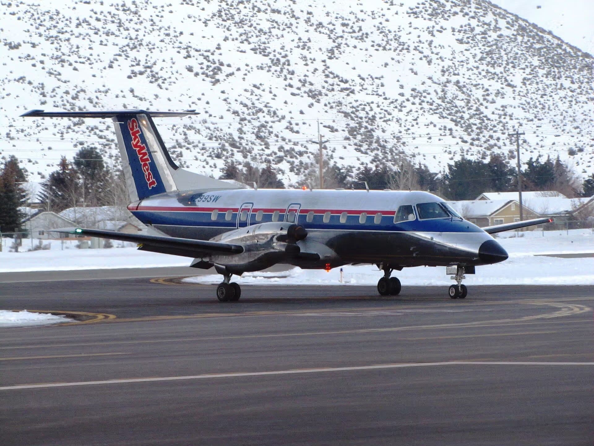N299SW — Embraer
