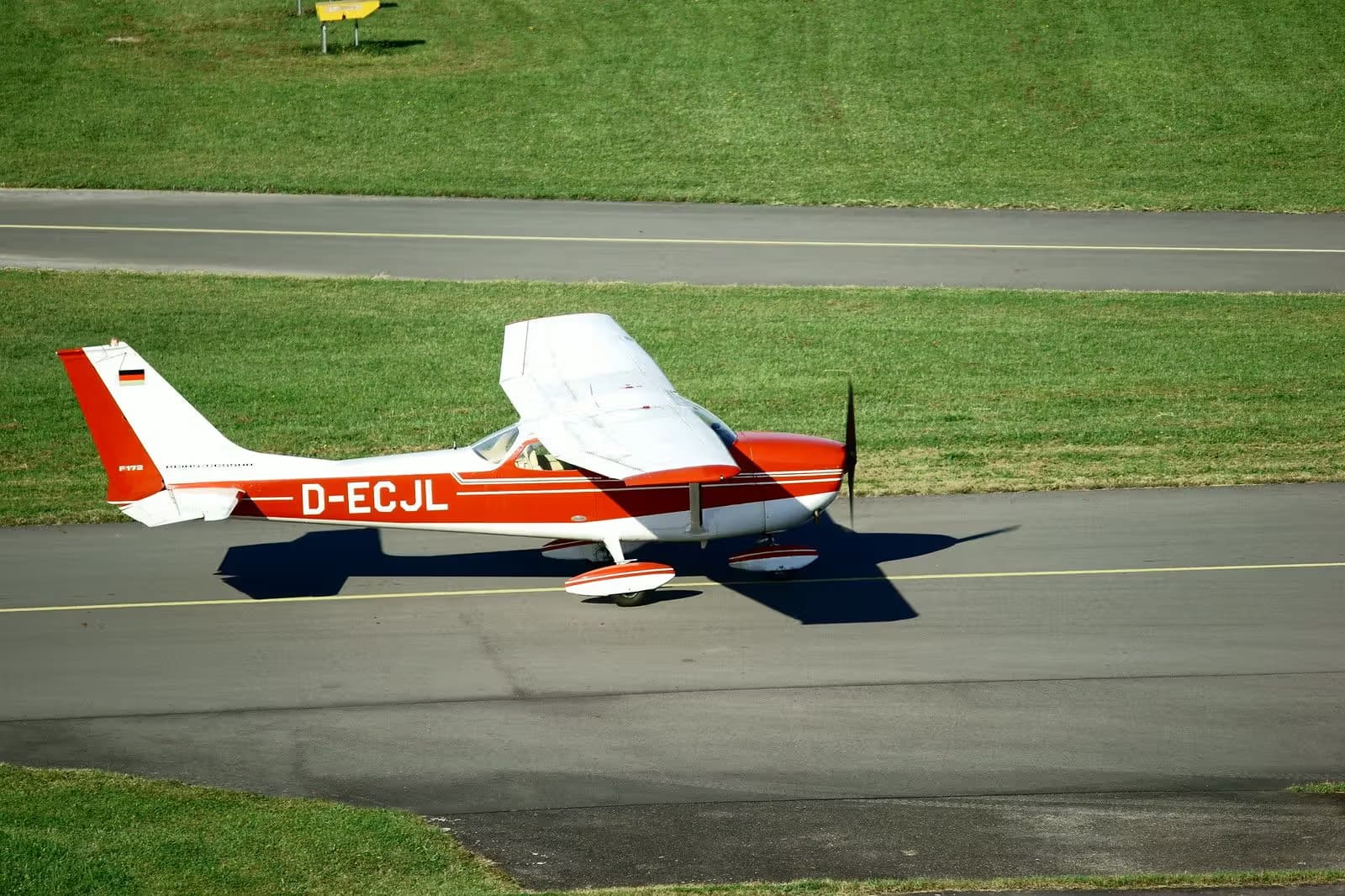D-ECJL — Single-engine aircraft