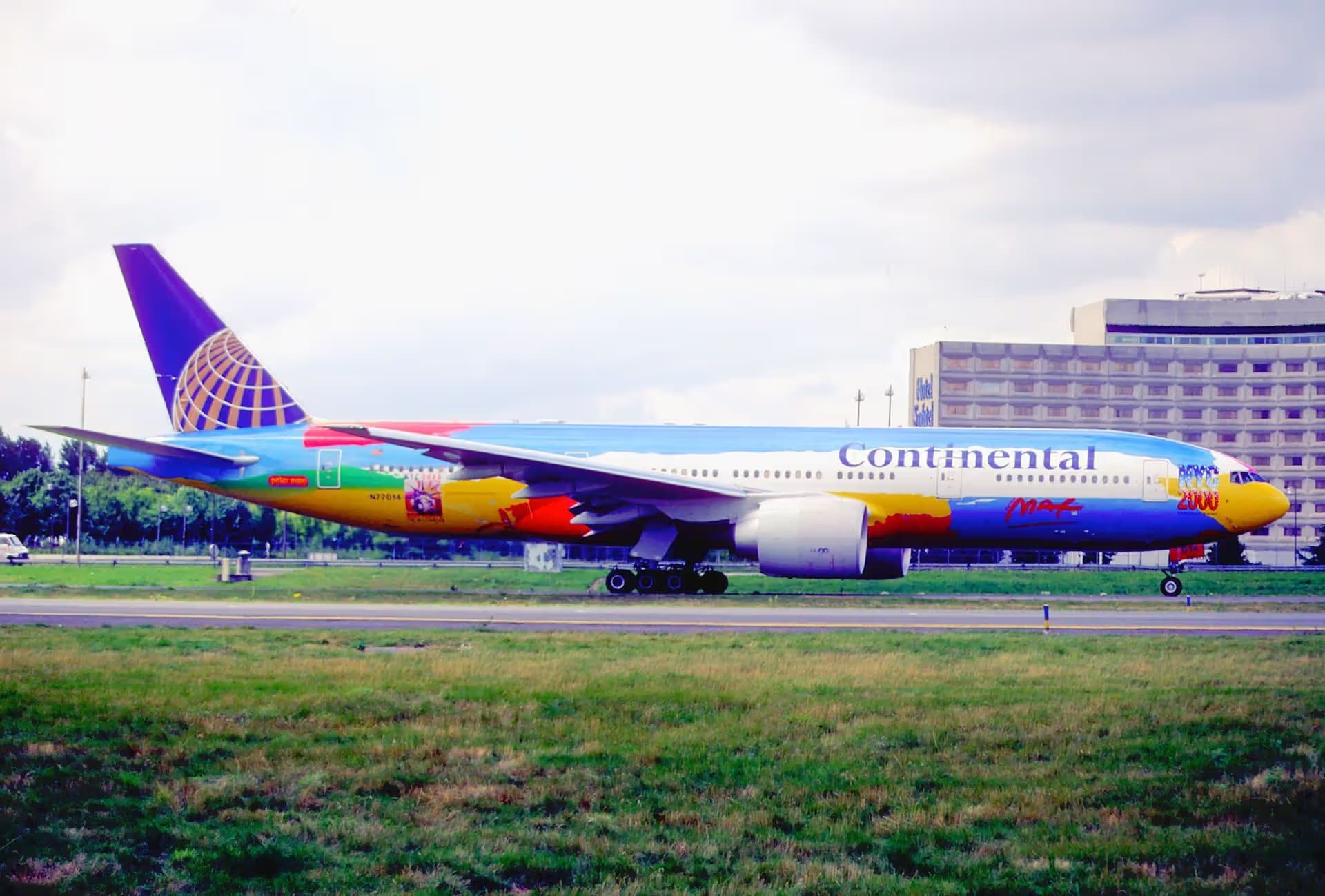 N77014 — Boeing