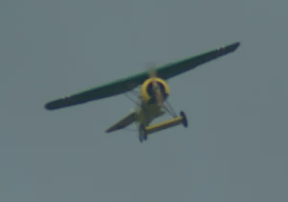 Unidentified — Single-engine aircraft