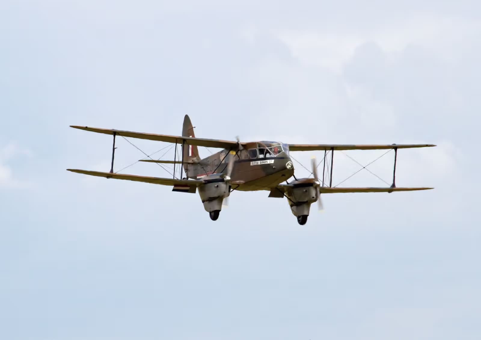 G-AGJG — Twin-engine aircraft