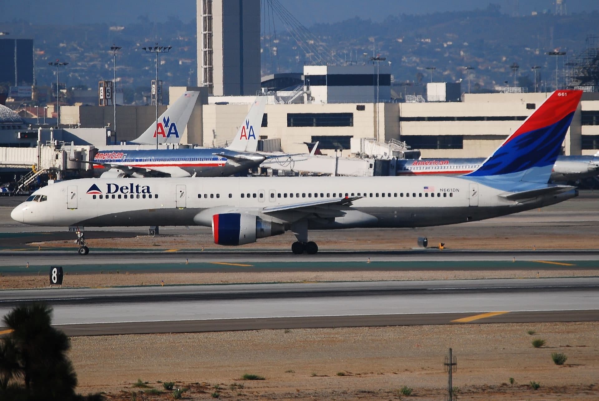 N661DN — Twin-engine aircraft
