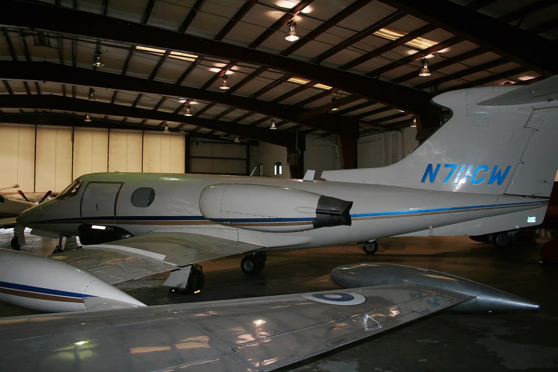 N711CW — Business jet