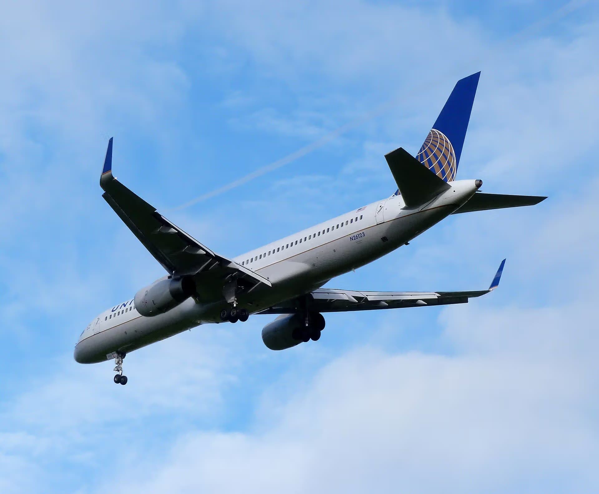 N26123 — Twin-engine aircraft