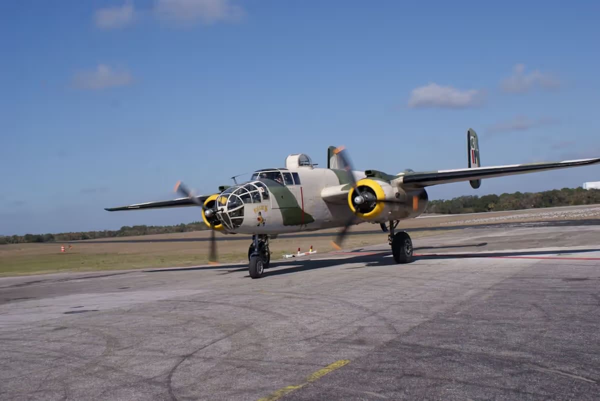 Unidentified — Twin-engine aircraft
