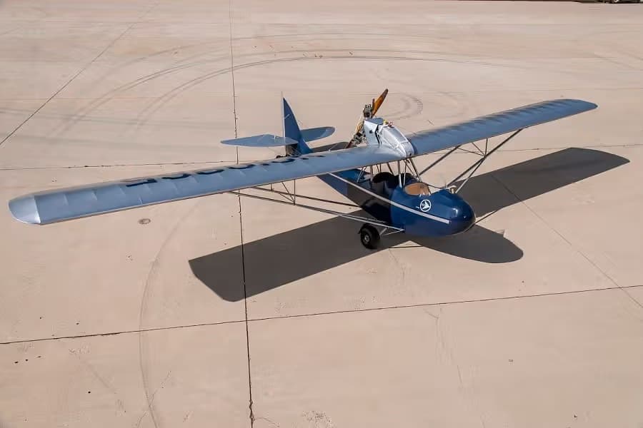 Unidentified — Single-engine aircraft