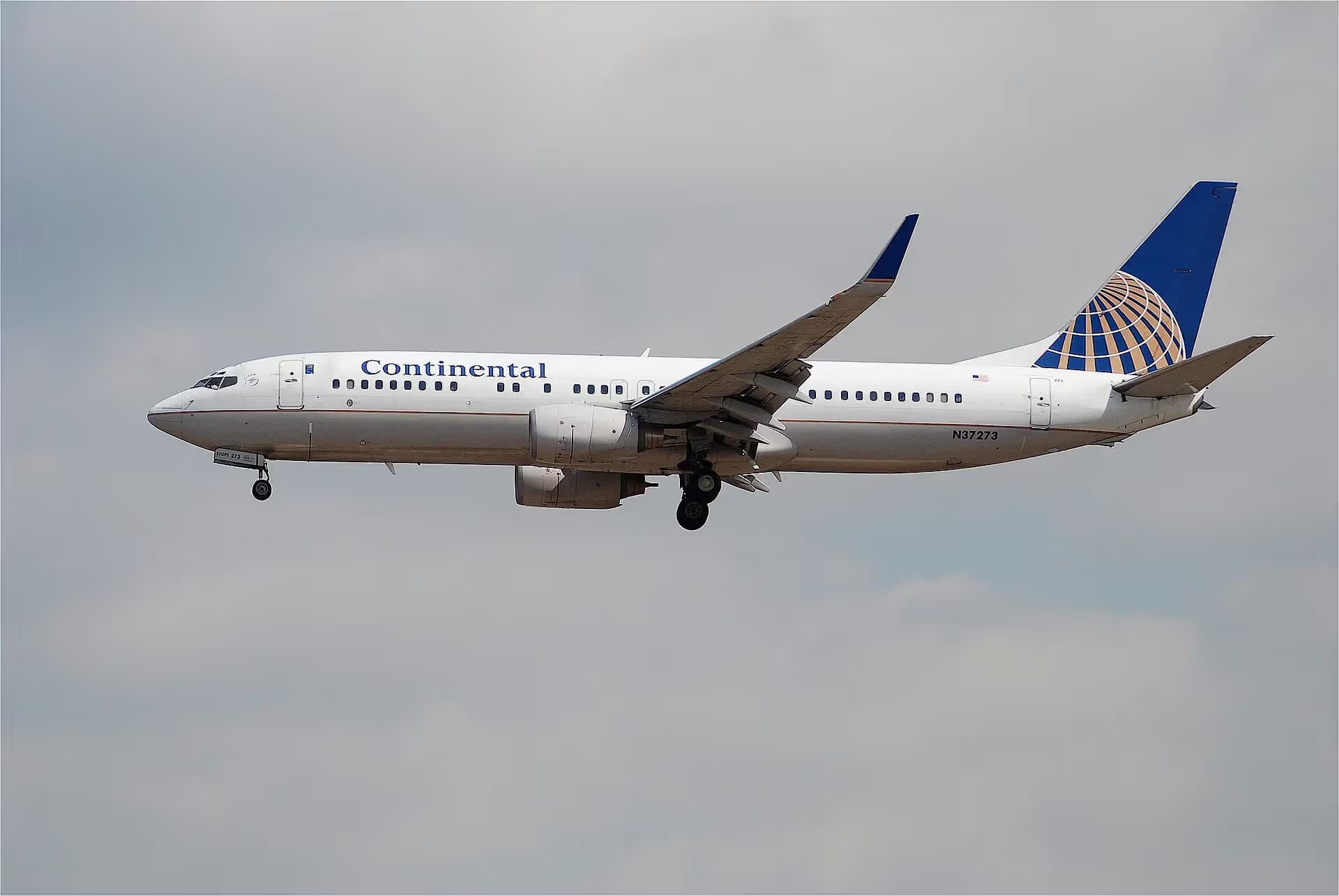 N37273 — Boeing