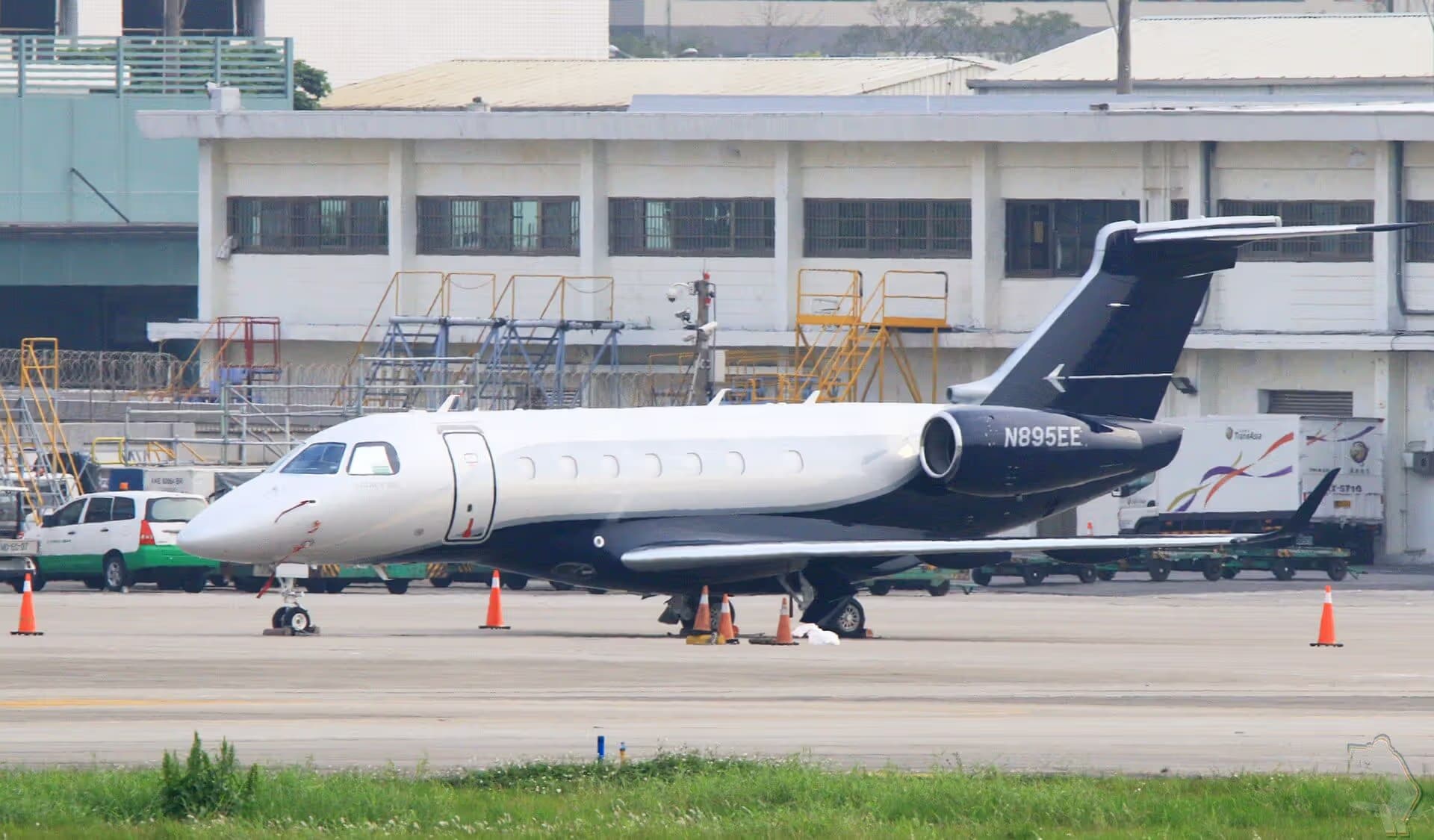 N895EE — Business jet