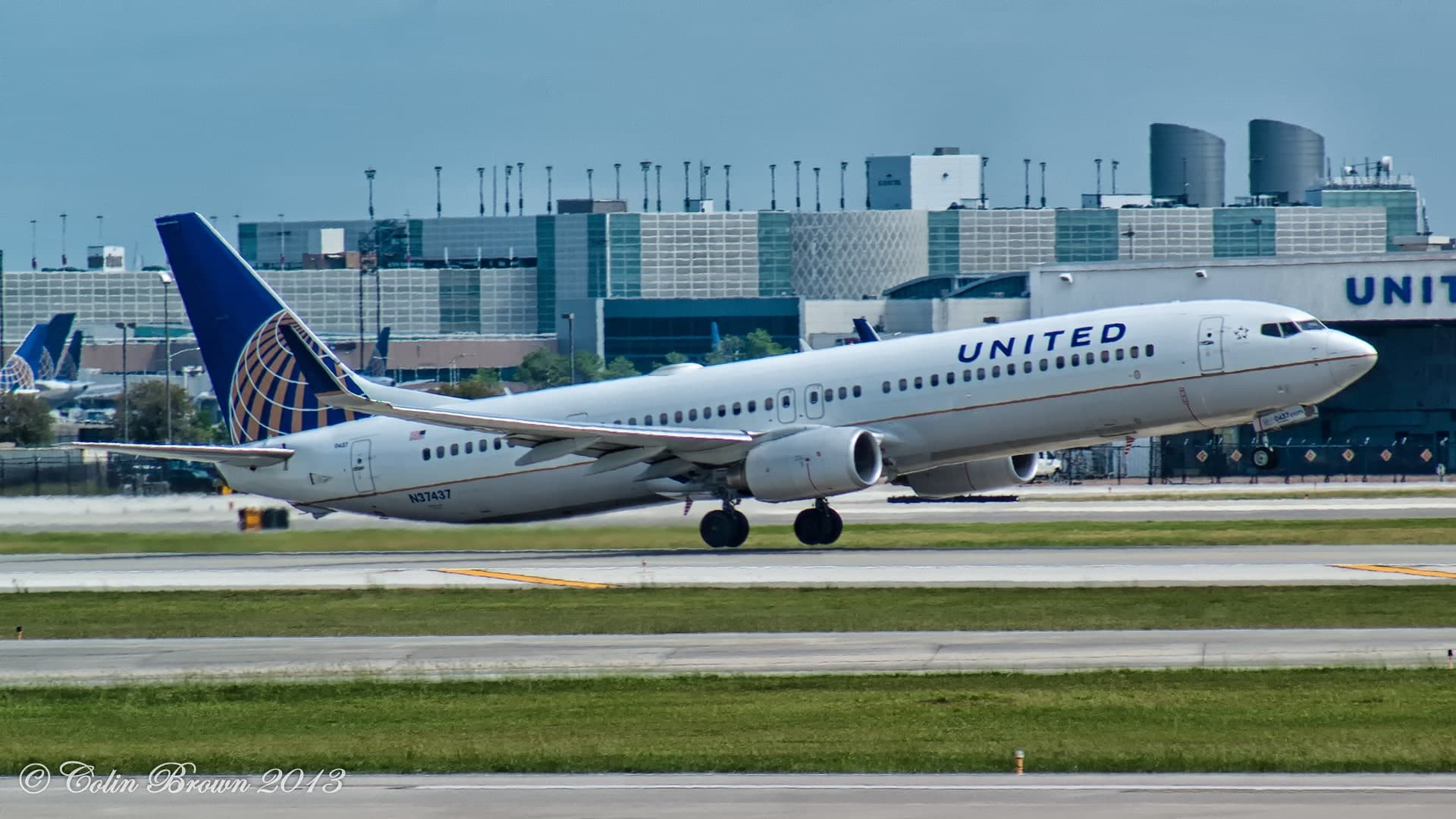 N37437 — Boeing