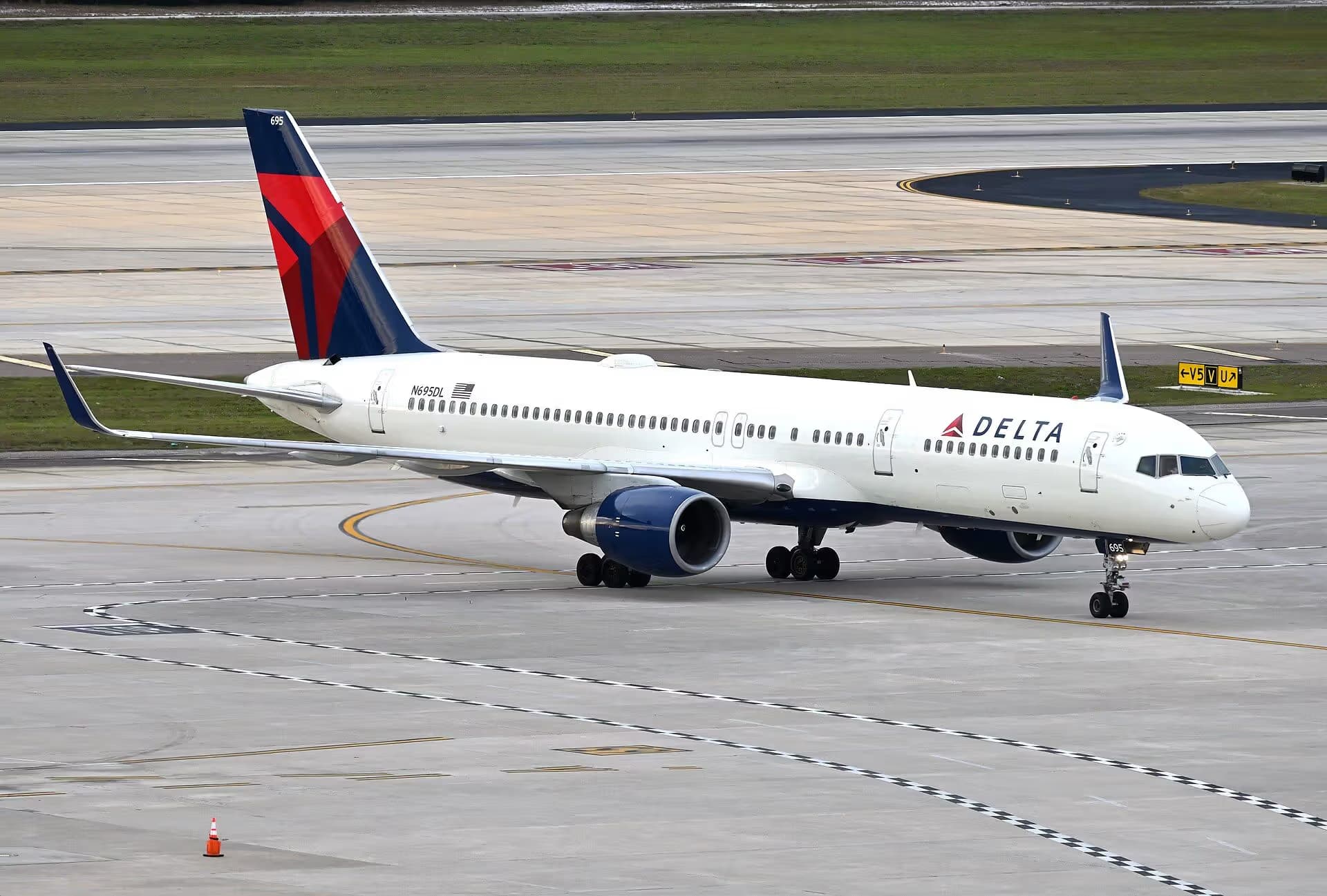 N695DL — Boeing