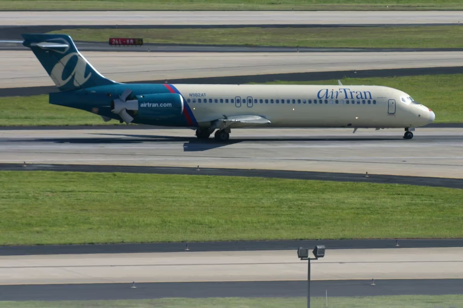 N982AT — Aircraft
