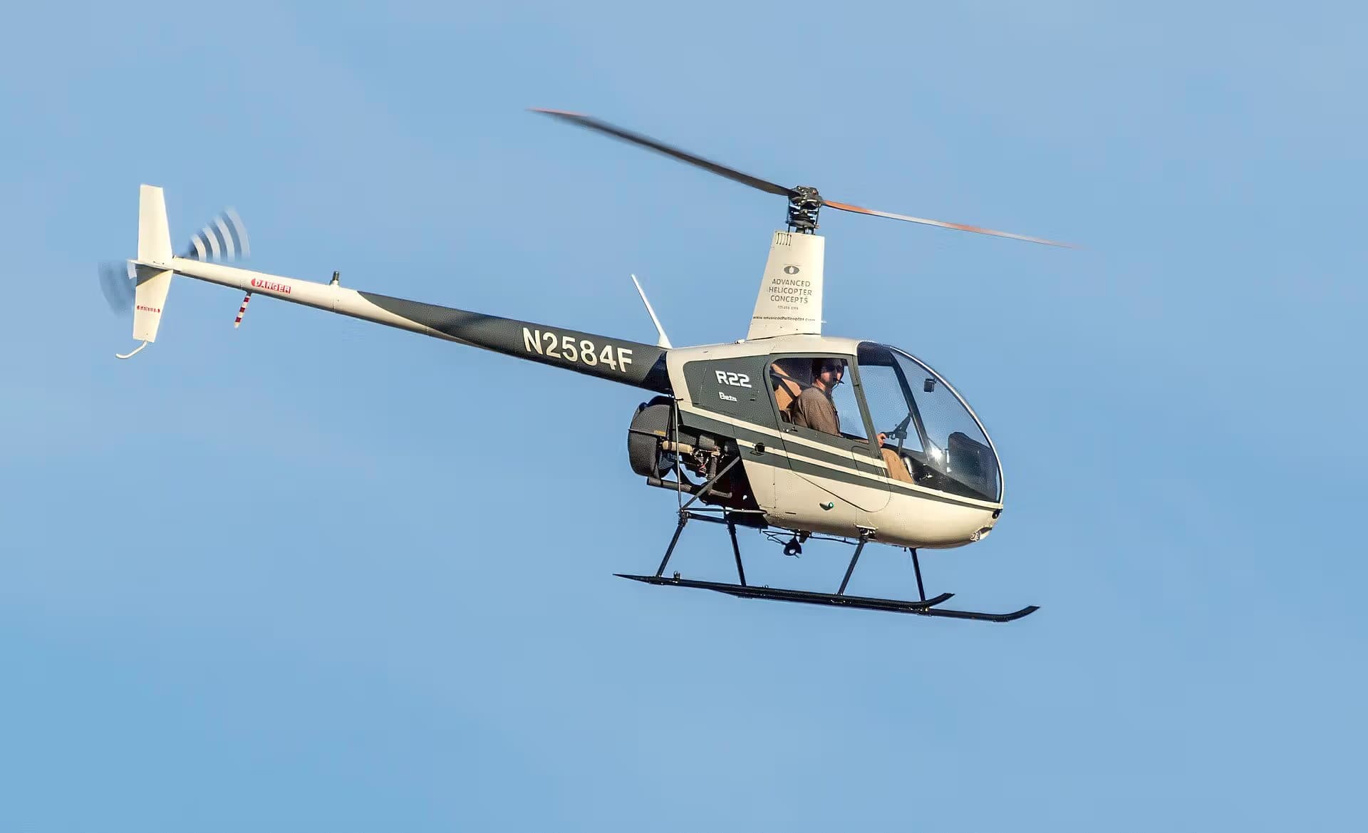 N2584F — Robinson