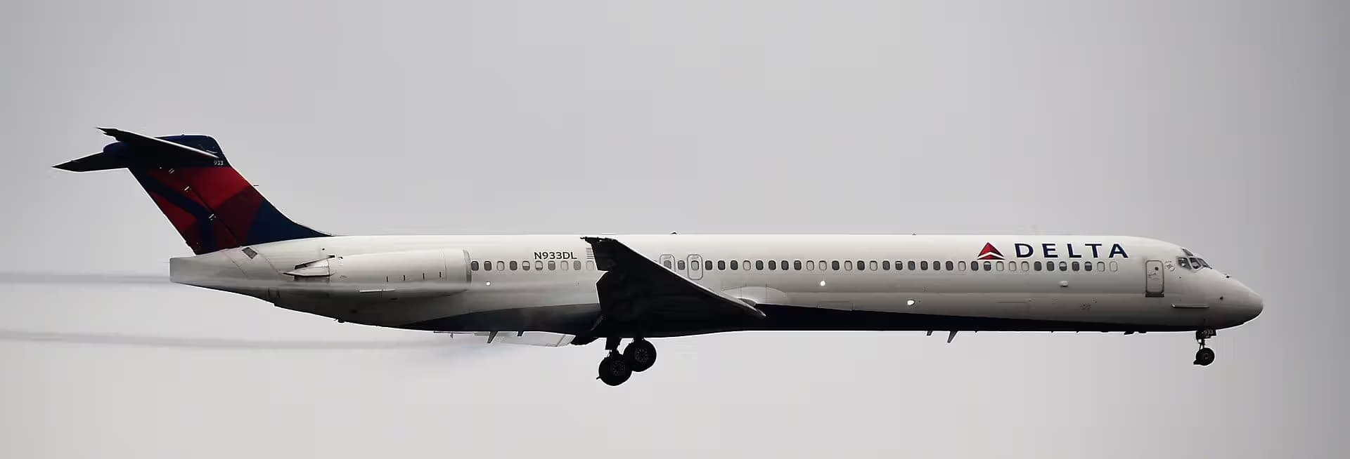 N933DL — Douglas