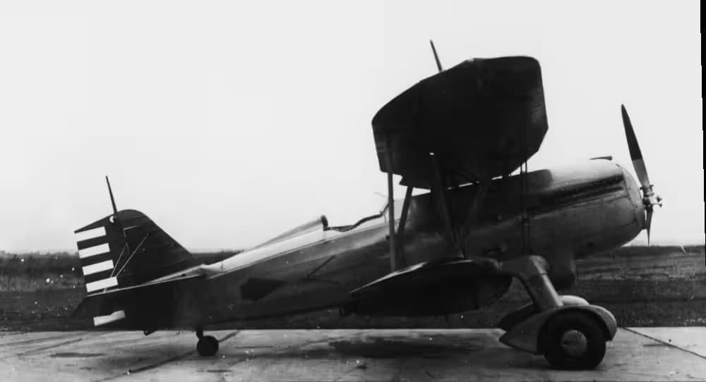 Unidentified — Single-engine aircraft