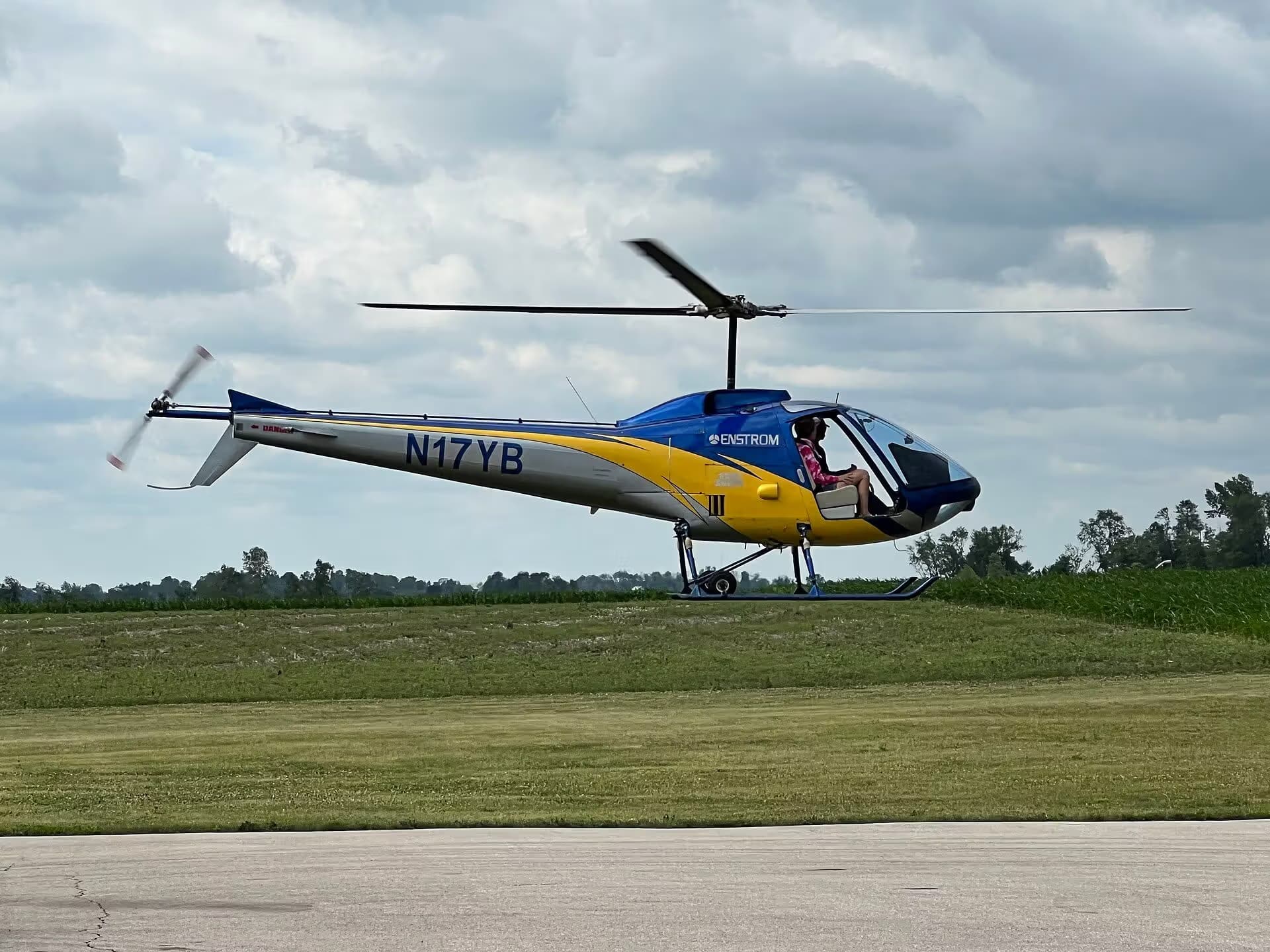 N17YB — Helicopter