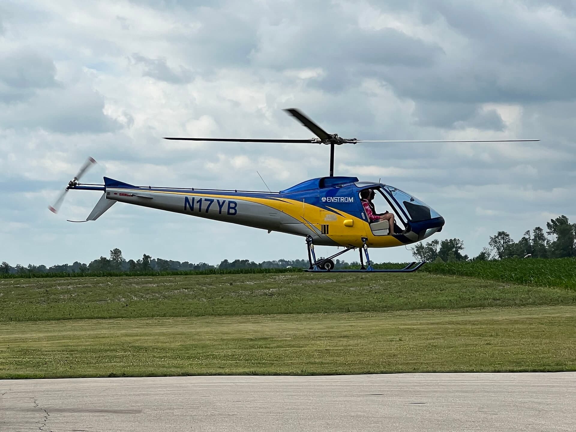 N17YB — Helicopter
