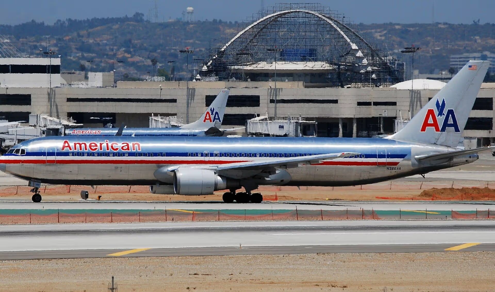 N386AA — Boeing