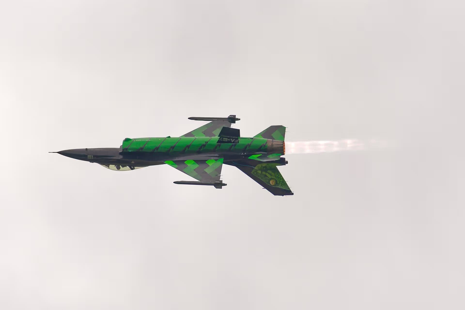 Unidentified — Single-engine aircraft