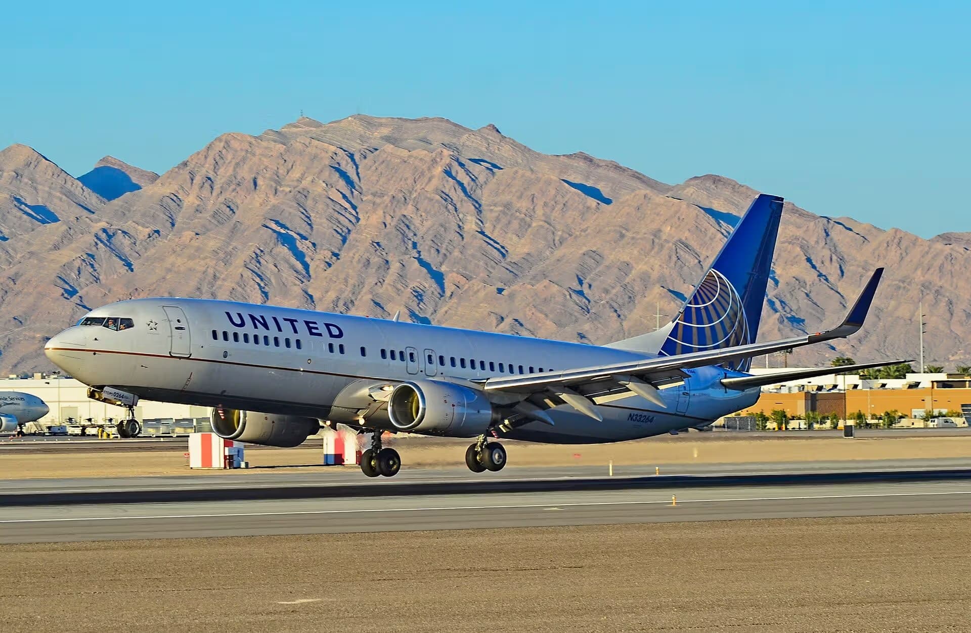 N33264 — Boeing