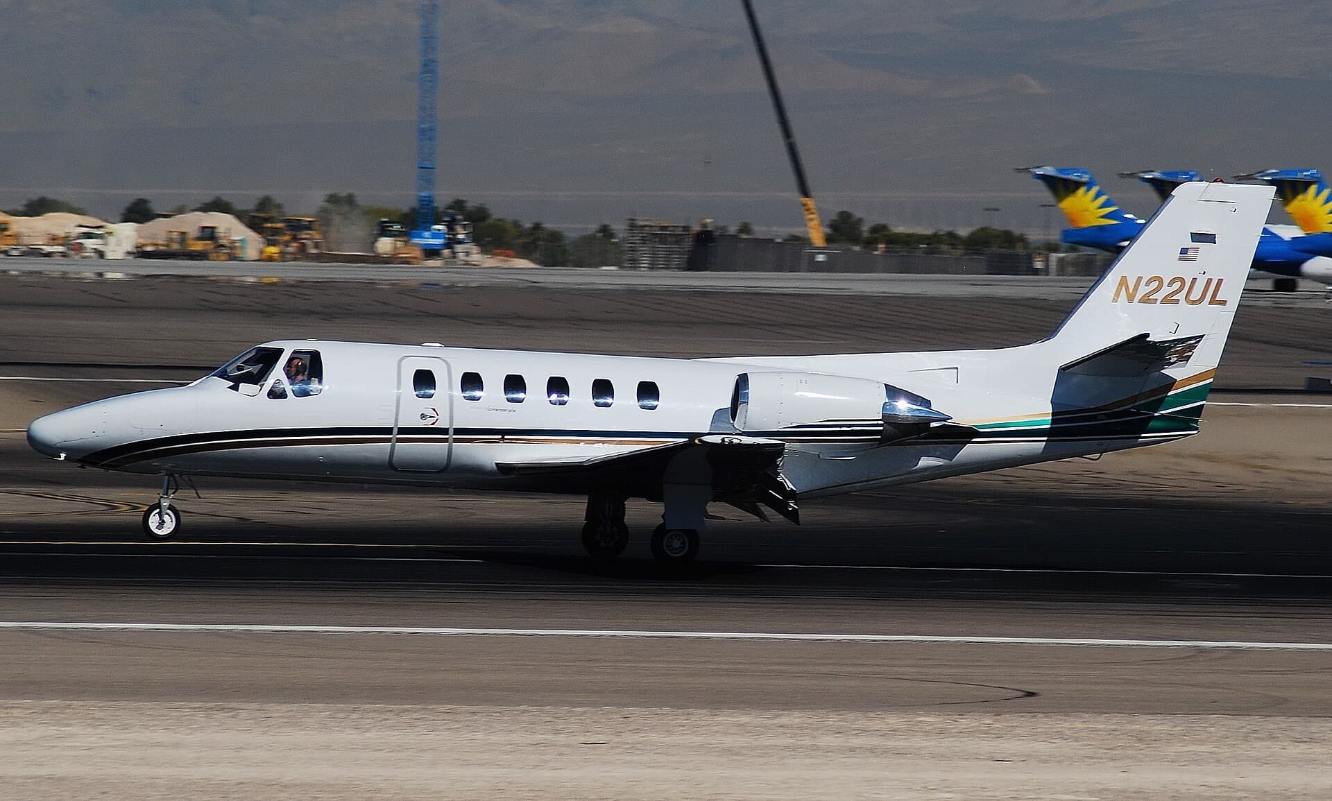 N22UL — Business jet