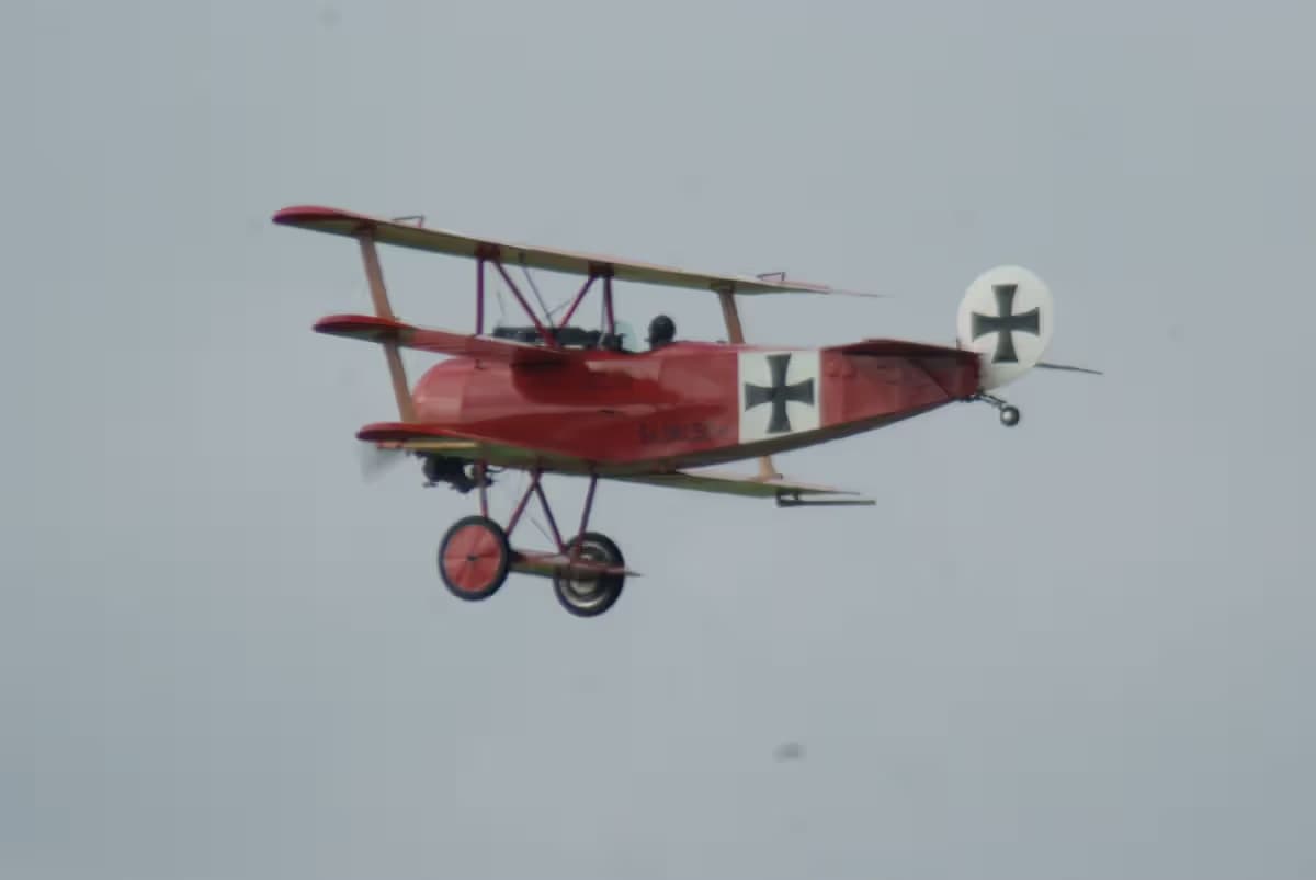 Unidentified — Single-engine aircraft