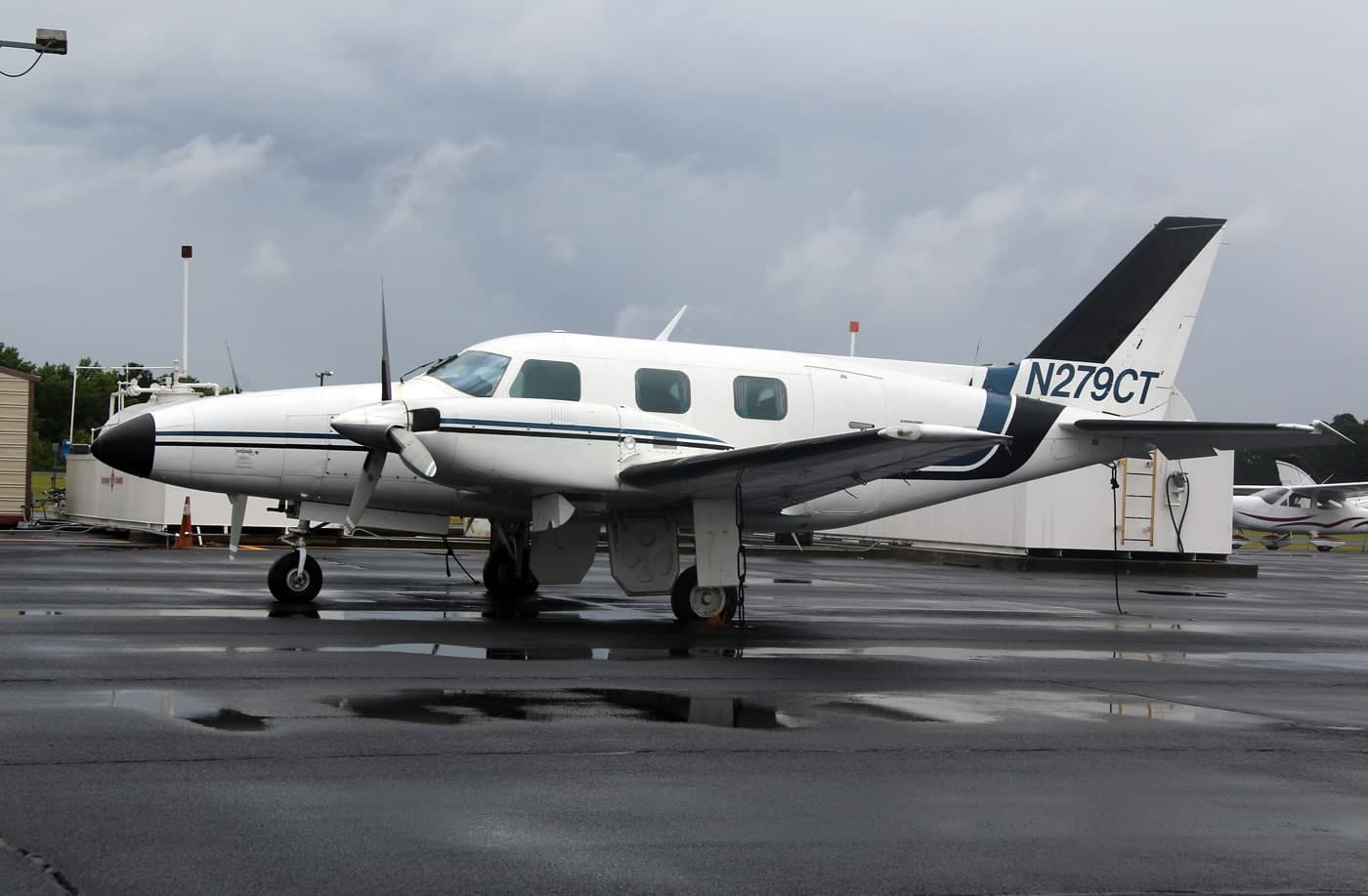 N279CT — Twin-engine aircraft