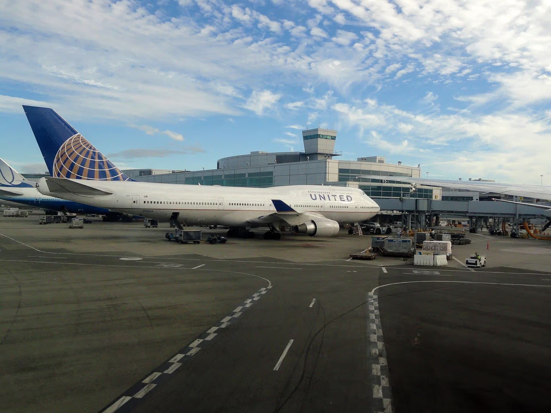 N128UA — Boeing